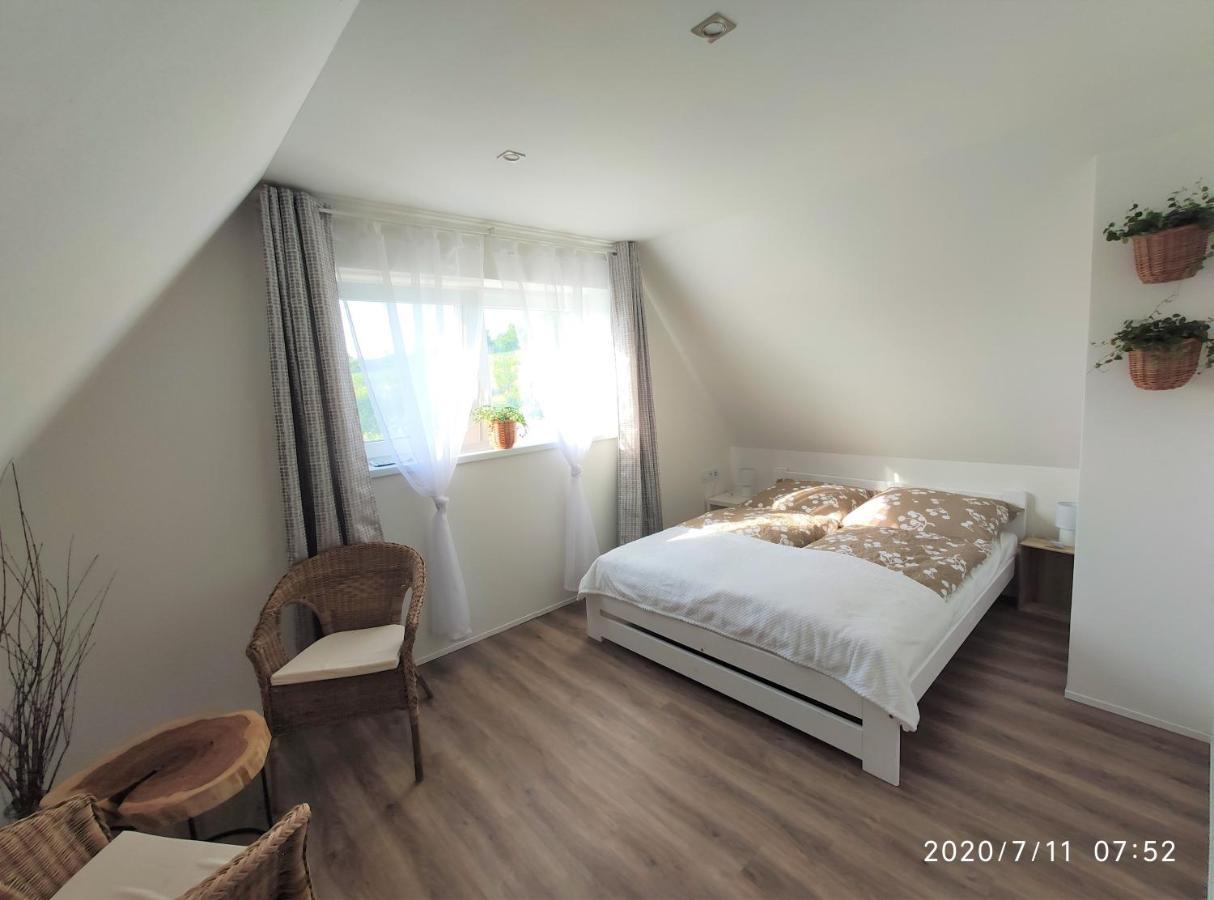 Apartman Lenka II Borsice Exteriör bild